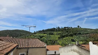 Chalet en venta en Calle Iglesia, Aliseda de 75.000 €