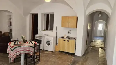 Chalet en venta en Calle Iglesia, Aliseda de 75.000 €