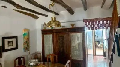 Casa rústica en venta en Calle de José de Montes - Más