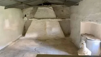 Casa rústica en venta en Calle Arroyo de Priego No Number - Más