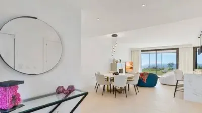 Apartment on Calle Concha Mendez No Number photo 2