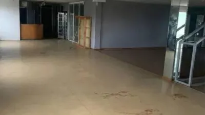 Local comercial en venta en Caranza - Més