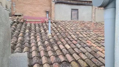 Rustic house on Carrer d'Alenyà photo 7