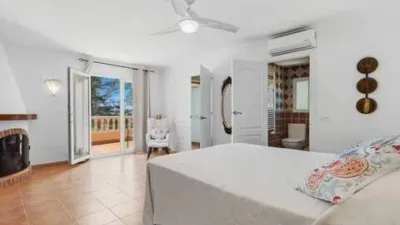 Chalet in La Fustera photo 26