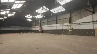 Nave industrial en alquiler en Calle Carr. de La Estacion, 3, La Fresneda-Bobes - Valbona-Viella (Siero) de 7.000 €<span>/mes</span>