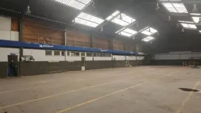 Nave industrial en alquiler en Calle Carr. de La Estacion, 3, La Fresneda-Bobes - Valbona-Viella (Siero) de 7.000 €<span>/mes</span>