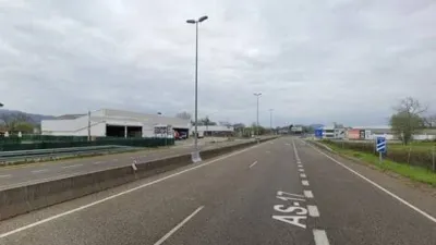 Nave industrial en alquiler en Calle Carr. de La Estacion, 3, La Fresneda-Bobes - Valbona-Viella (Siero) de 7.000 €<span>/mes</span>