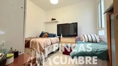 Apartment in El Guinardó photo 11