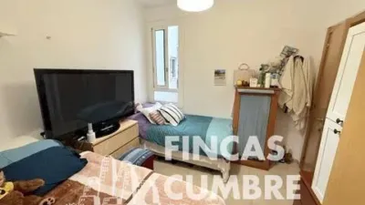 Apartment in El Guinardó photo 12