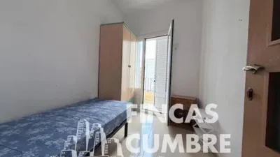Apartment in El Guinardó photo 16