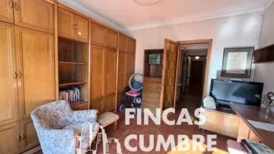 Apartment in El Guinardó photo 11