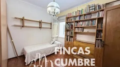 Apartment in El Guinardó photo 16