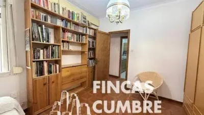 Apartment in El Guinardó photo 17