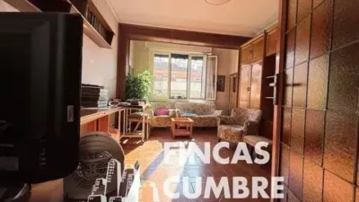 Apartment in El Guinardó photo 9