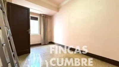 Apartment in El Guinardó photo 13