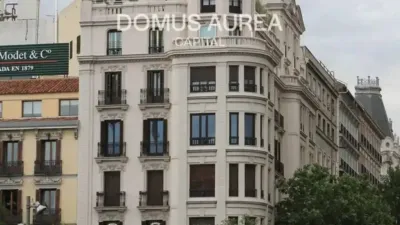 Piso en alquiler en Recoletos - Imagen 2