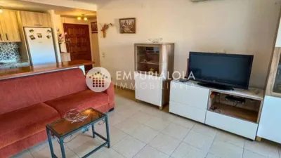 Piso en venta en Carrer de Francesc Alegre, Port Esportiu-Canyelles-Puig Rom (Roses) de 140.000 €