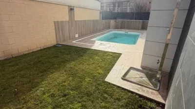 Casa adosada en venta en Calle de Diego de Velázquez - Más