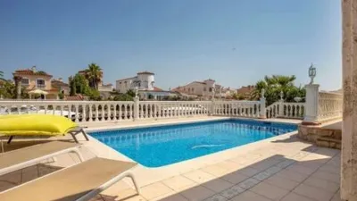 Chalet en venta en Carrer del Segre, Empuriabrava (Castelló d'Empúries) de 1.380.000 €