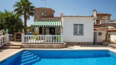 Chalet en venta en Carrer del Segre, Empuriabrava (Castelló d'Empúries) de 1.380.000 €
