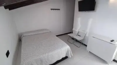 Estudio en alquiler en Calle de Manuel Fernández y González - Imagen 3