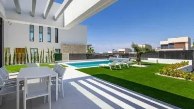 Chalet en Urbanización Golf Bahía photo 18