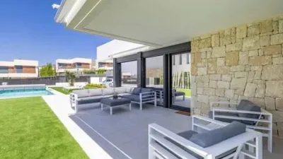 Chalet en Urbanización Golf Bahía photo 19