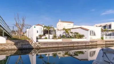Chalet en venta en Carrer de les Medes, cerca de Carrer de les Creus, Empuriabrava (Castelló d'Empúries) de 1.185.000 €