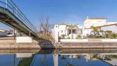 Chalet en venta en Carrer de les Medes, cerca de Carrer de les Creus, Empuriabrava (Castelló d'Empúries) de 1.185.000 €