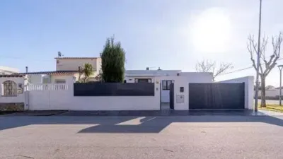 Chalet en venta en Carrer de les Medes, cerca de Carrer de les Creus, Empuriabrava (Castelló d'Empúries) de 1.185.000 €