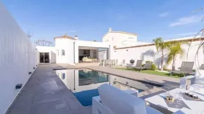 Chalet en venta en Carrer de les Medes, cerca de Carrer de les Creus, Empuriabrava (Castelló d'Empúries) de 1.185.000 €