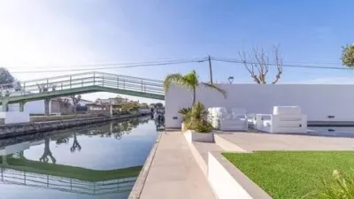 Chalet en venta en Carrer de les Medes, cerca de Carrer de les Creus, Empuriabrava (Castelló d'Empúries) de 1.185.000 €