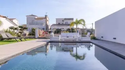 Chalet en venta en Carrer de les Medes, cerca de Carrer de les Creus, Empuriabrava (Castelló d'Empúries) de 1.185.000 €