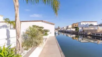 Chalet en venta en Carrer de les Medes, cerca de Carrer de les Creus, Empuriabrava (Castelló d'Empúries) de 1.185.000 €