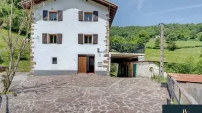 Rustic farmhouse in Oiz photo 2