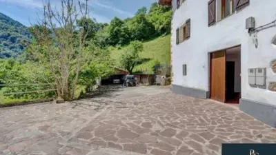 Rustic farmhouse in Oiz photo 3