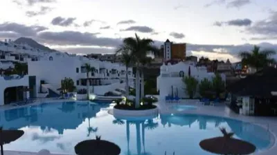 Terraced house on Avenida Adeje 300 photo 6