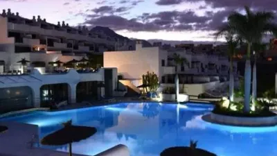 Terraced house on Avenida Adeje 300 photo 7