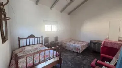 Casa – Villena, Casas de Menor - Más