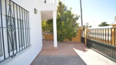 Chalet en alquiler en Calle Avenida 28 de Febrero, 70, Conil de la Frontera de 900 €<span>/mes</span>