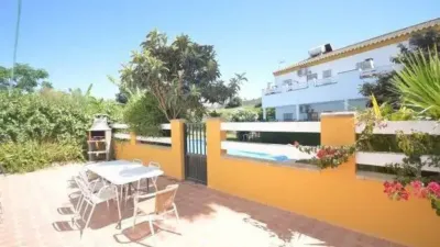 Chalet en alquiler en Calle Avenida 28 de Febrero, 70, Conil de la Frontera de 900 €<span>/mes</span>