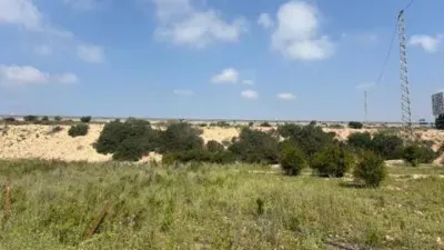 Terreno en venta en Matola-La Foia-Las Bayas-La Marina - Más