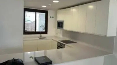 Apartment for sale in Lomas del Higueron urbanization. Fully equipped and furnished kitchen, living-dining room with access to the terrace, two bedrooms, two bathrooms. Parking space included. Storage room. Community pool. photo 7