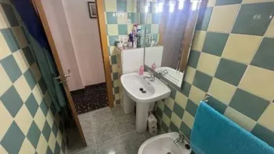 Piso en venta en Carrer del Comte de Torrefiel, cerca de Carrer del Marquès de Montortal, Torrefiel (Distrito Rascanya. València Capital) de 185.000 €