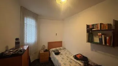 Piso en venta en Carrer del Comte de Torrefiel, cerca de Carrer del Marquès de Montortal, Torrefiel (Distrito Rascanya. València Capital) de 185.000 €