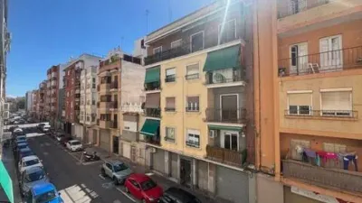 Piso en venta en Carrer del Comte de Torrefiel, cerca de Carrer del Marquès de Montortal, Torrefiel (Distrito Rascanya. València Capital) de 185.000 €