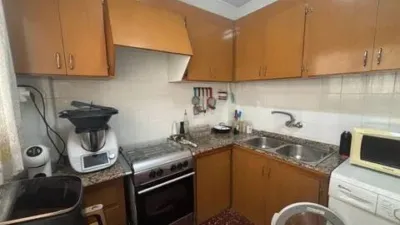 Piso en venta en Carrer del Comte de Torrefiel, cerca de Carrer del Marquès de Montortal, Torrefiel (Distrito Rascanya. València Capital) de 185.000 €