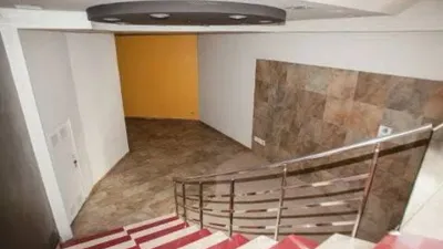 Local comercial en venta en Avenida de Rosalía de Castro, cerca de Rúa dos Feáns - Vista 2