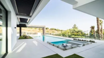 Villa in Estepona photo 2