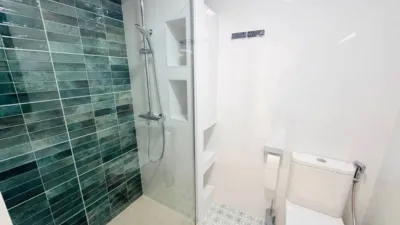 Piso en alquiler en Avenida de los Boliches, cerca de Calle de Manuel Fernández, Fuengirola de 1.200 €<span>/mes</span>